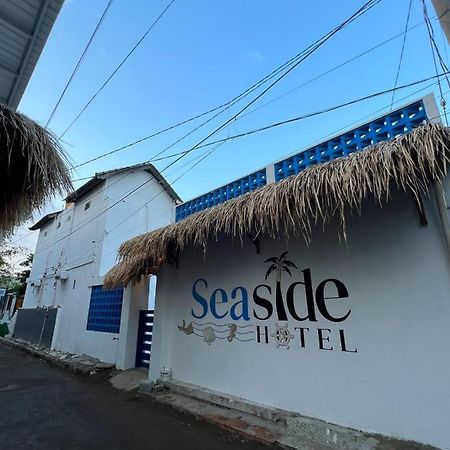 Seaside Hotel Гили Траванган Экстерьер фото