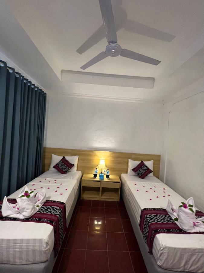 Seaside Hotel Гили Траванган Экстерьер фото